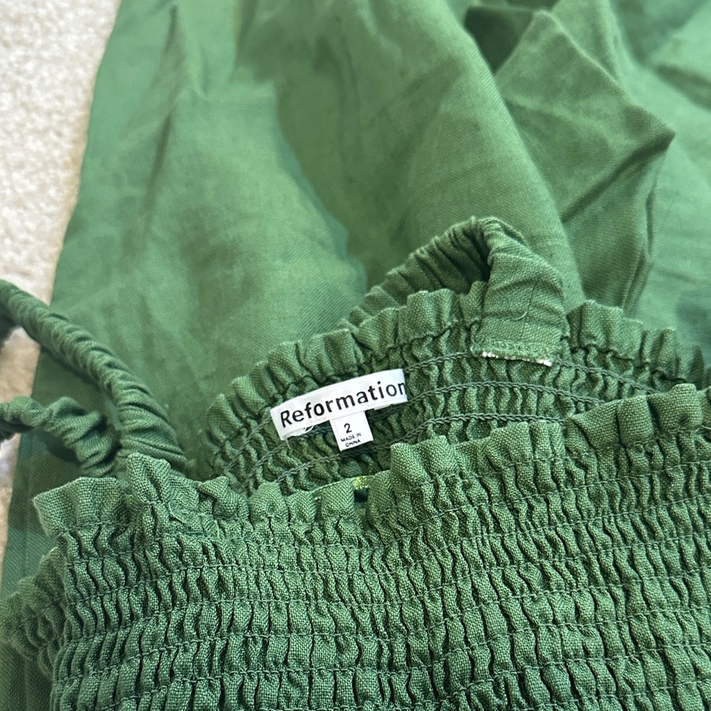 Vera linen two piece set from reformation in Palm green! - Picture 7 of 10
